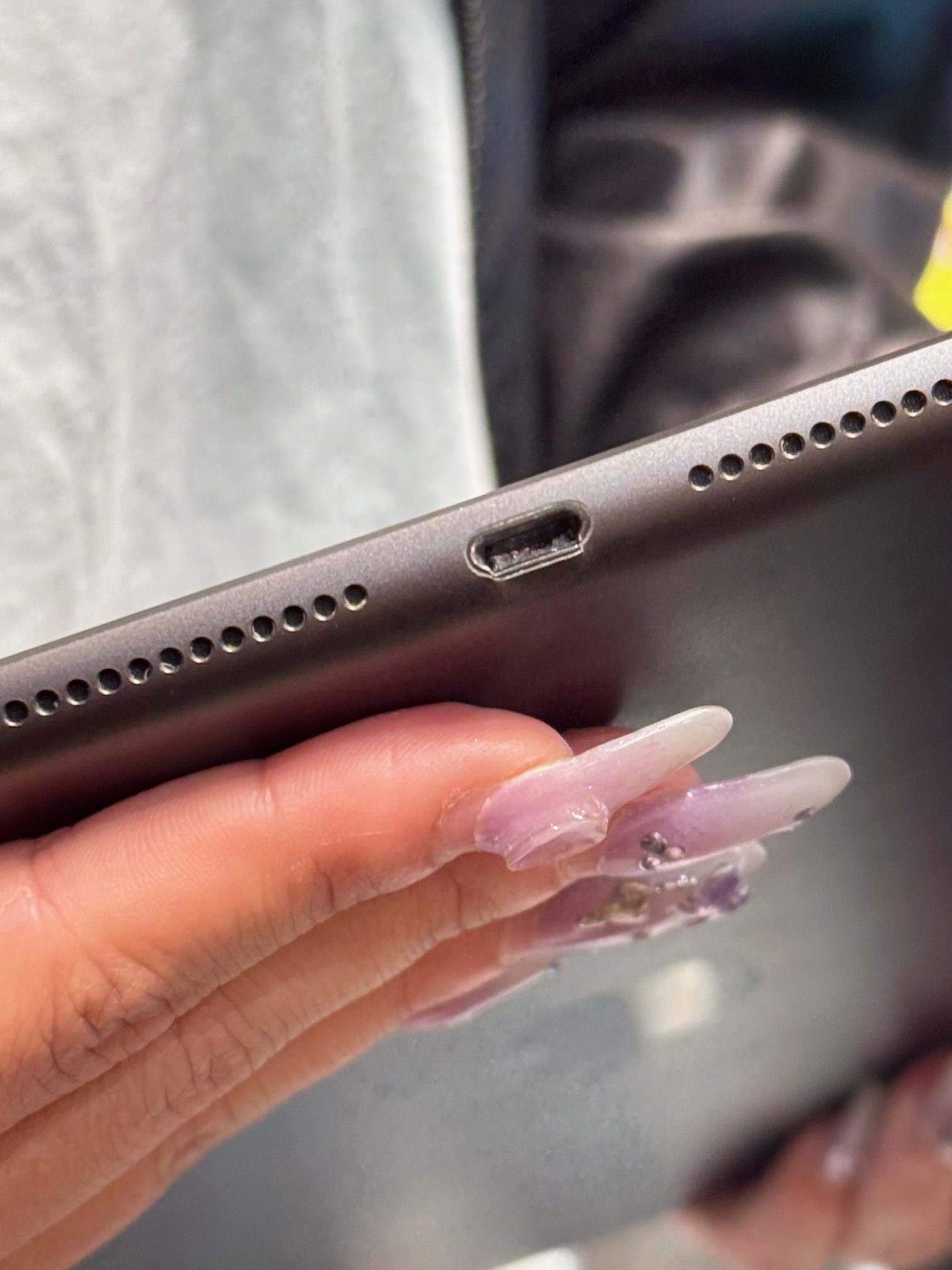 Apple iPad シルバー 本体　第9世代　64GB 充電コネクター不良 Apple iPad シルバー 本体 第9世代 64GB 充電コネクター不良