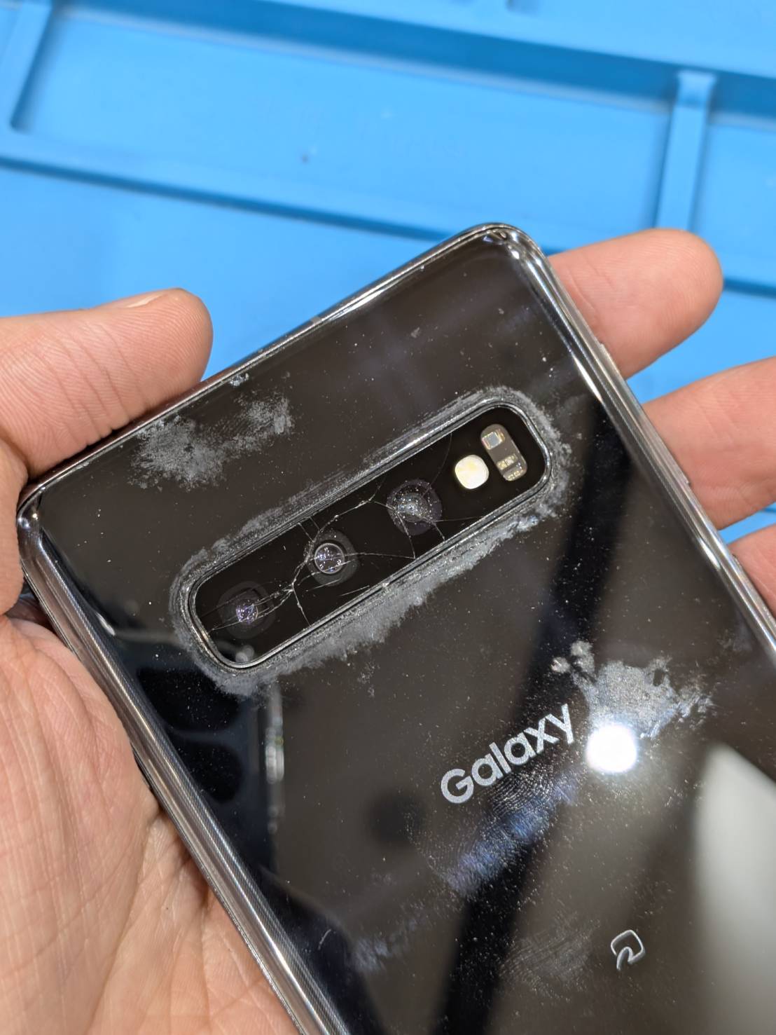 東郷店】Galaxy S10の割れたカメラレンズ交換【名古屋市昭和区からご