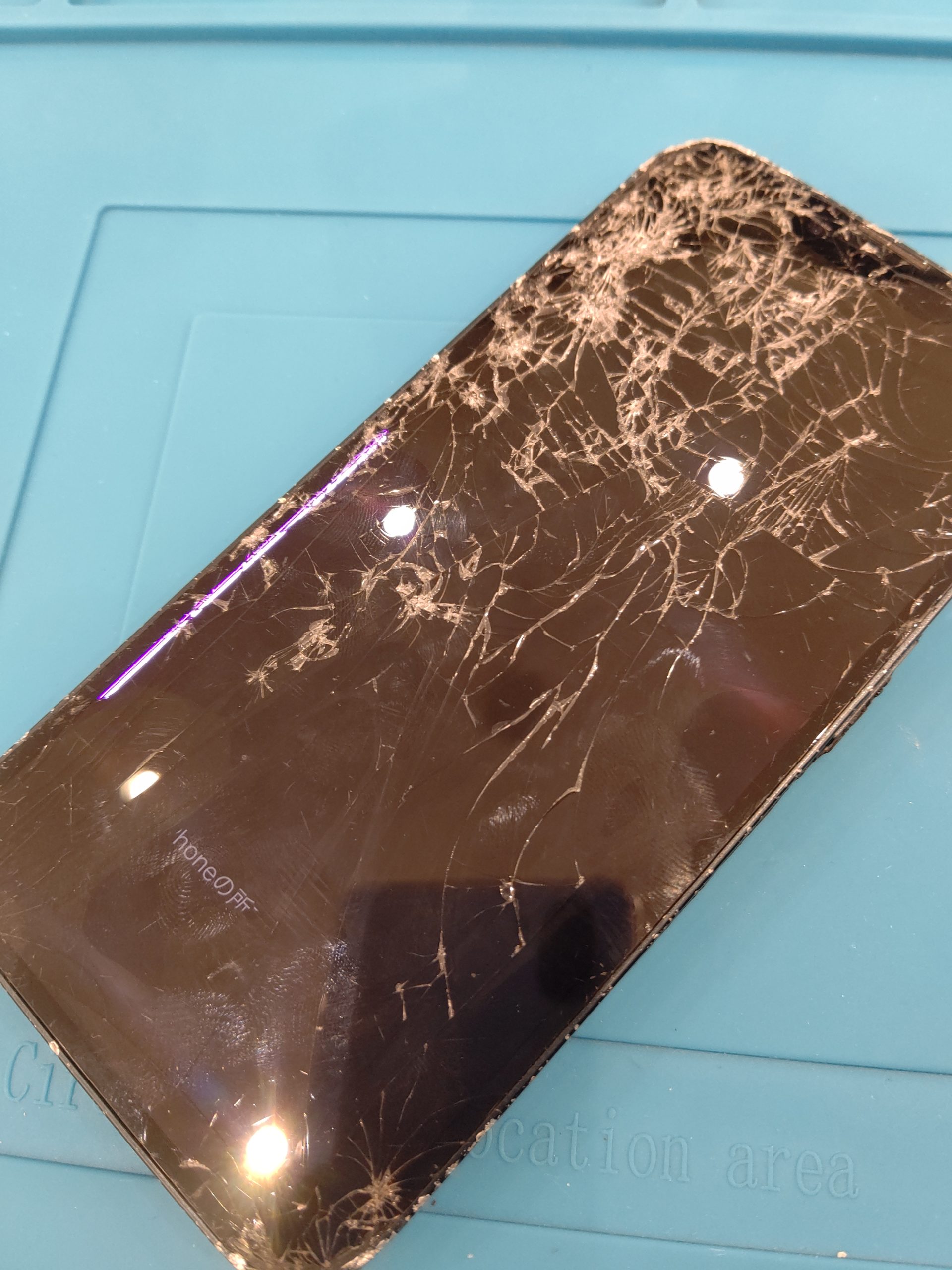 東郷店】階段から落として割れてしまったiPhone14の画面交換【みよし市