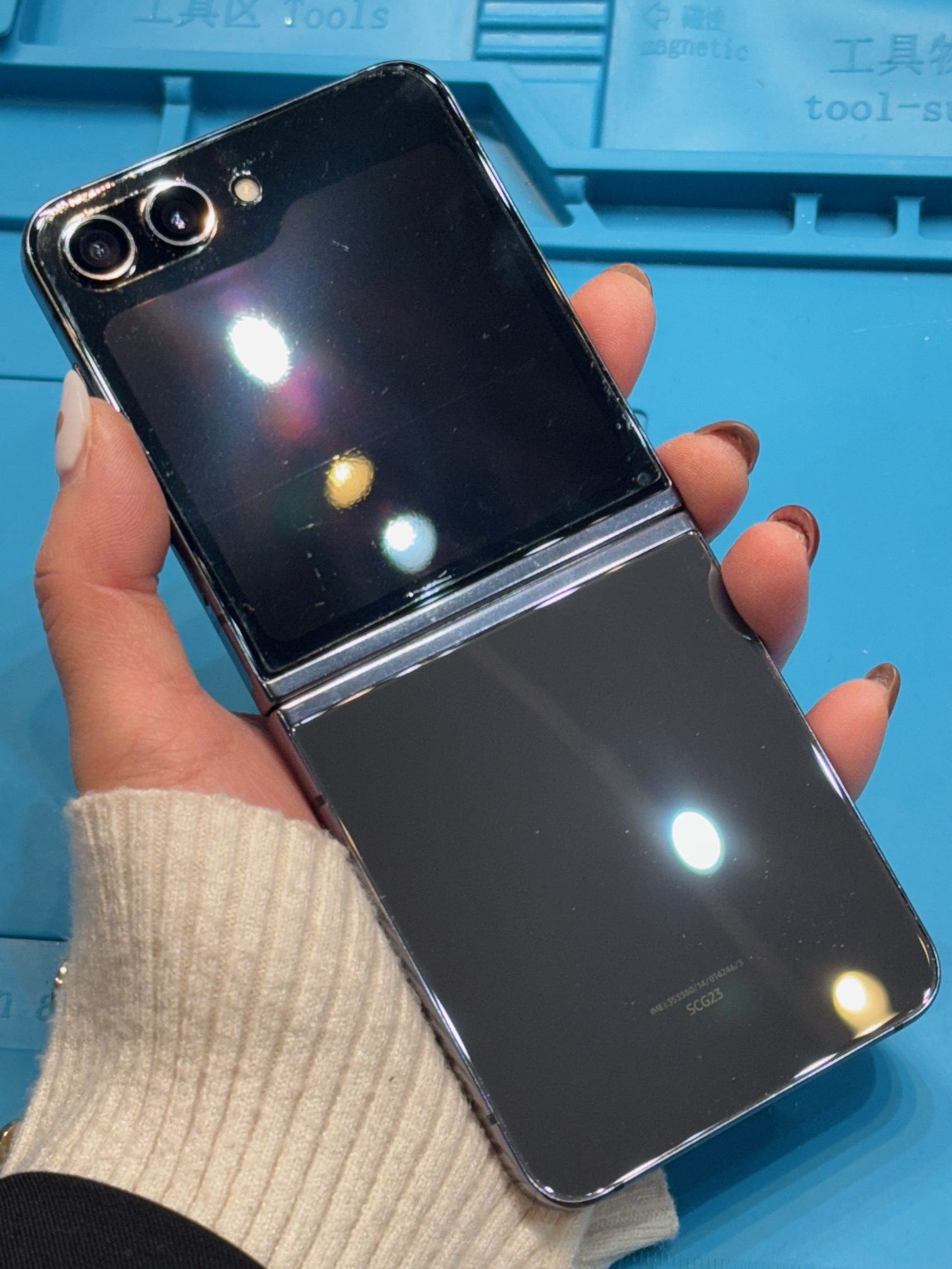 赤池店】フィルムを剥がして液晶破損したGalaxy Z Flip5(SCG23