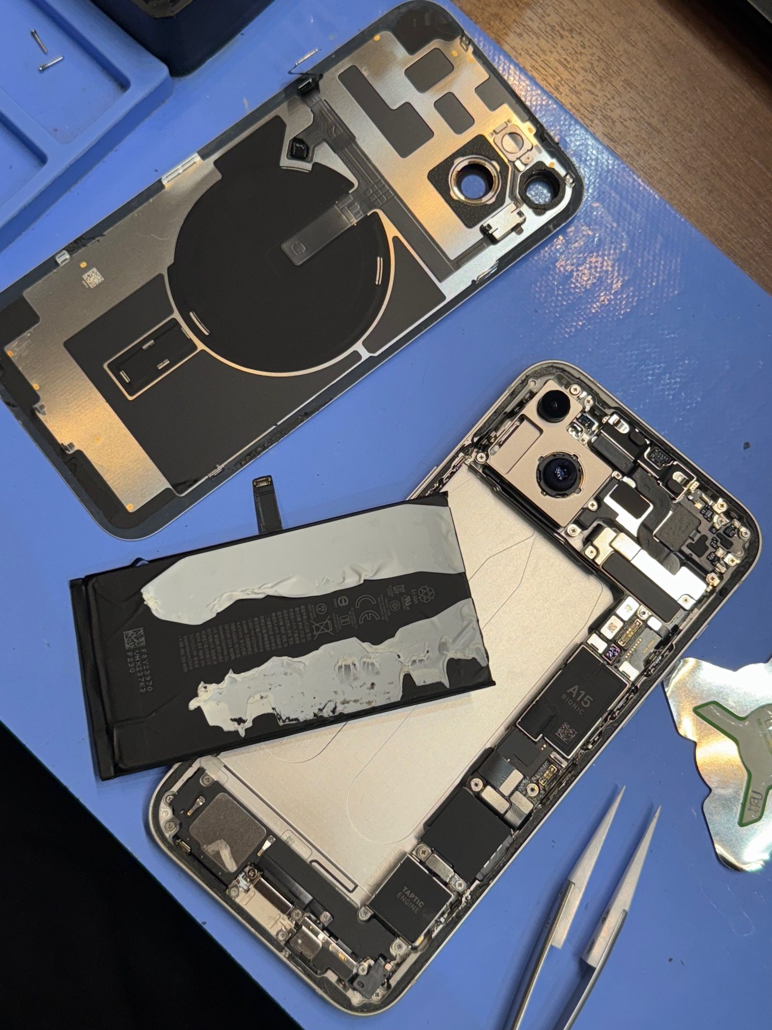 赤池店】iPhone14Plusのバッテリー交換【日進市赤池からご来店